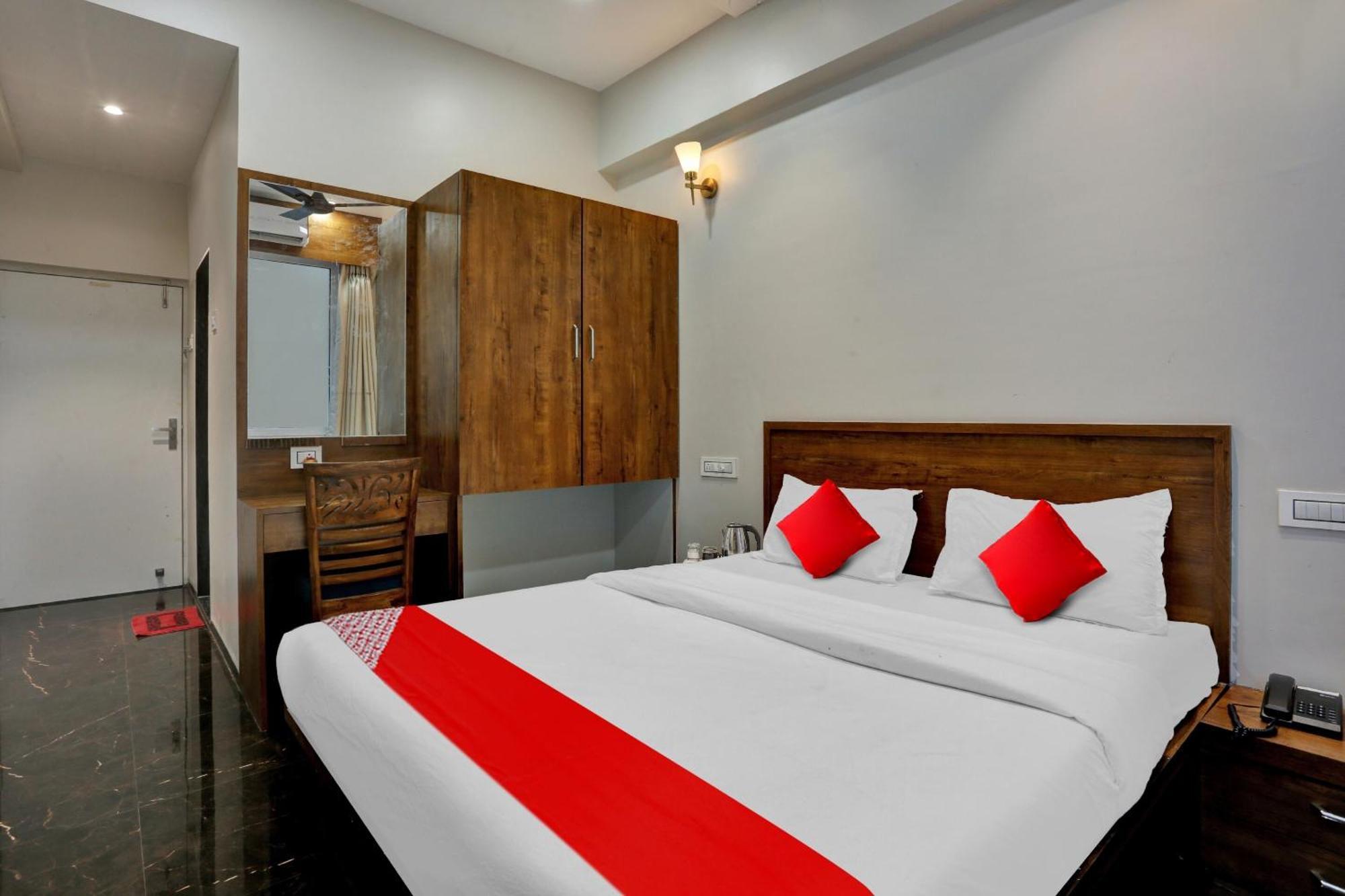 Capital O Calista Hotel Mumbai