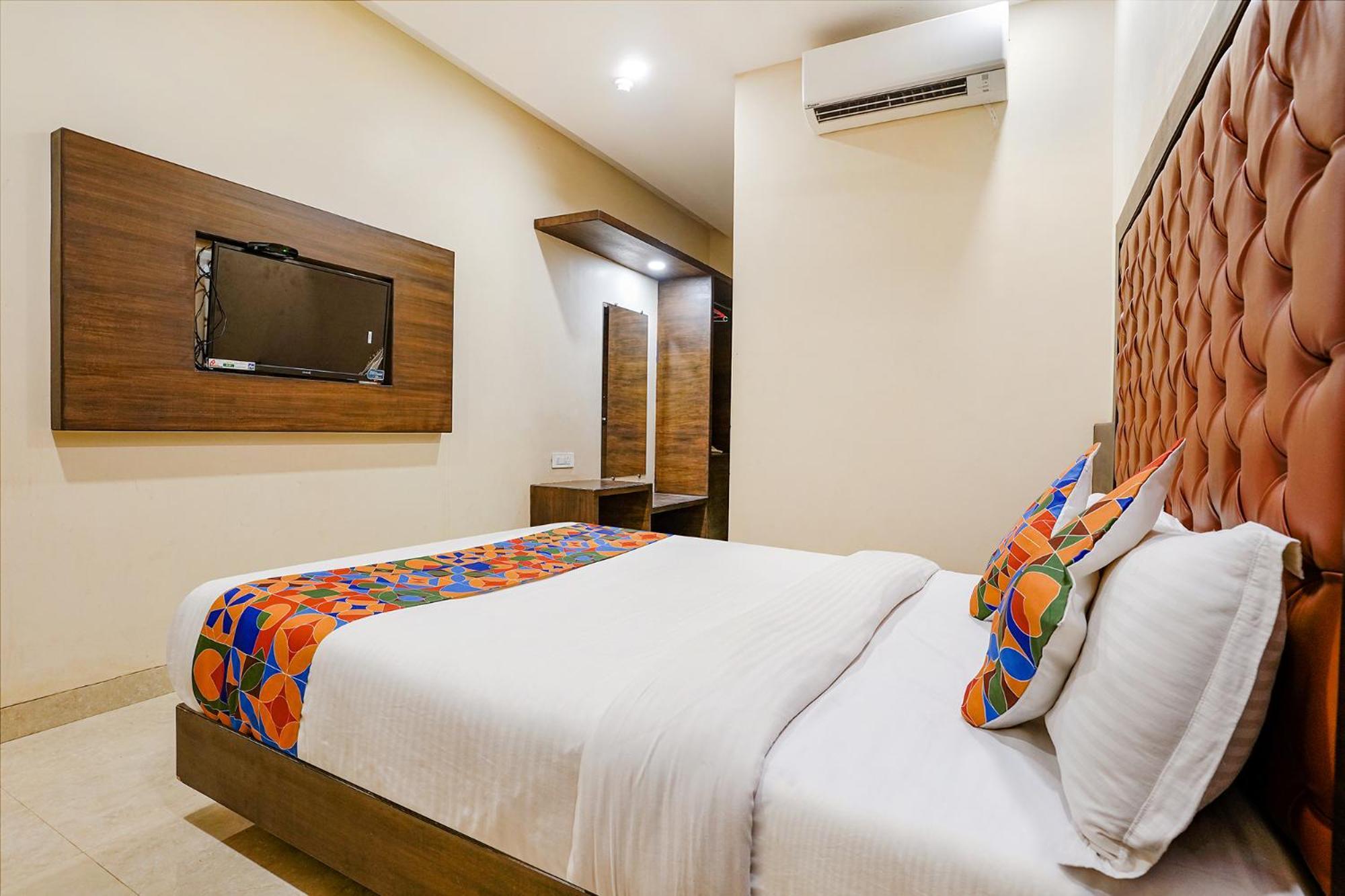 Fabhotel Vertigo - Nr Bkc