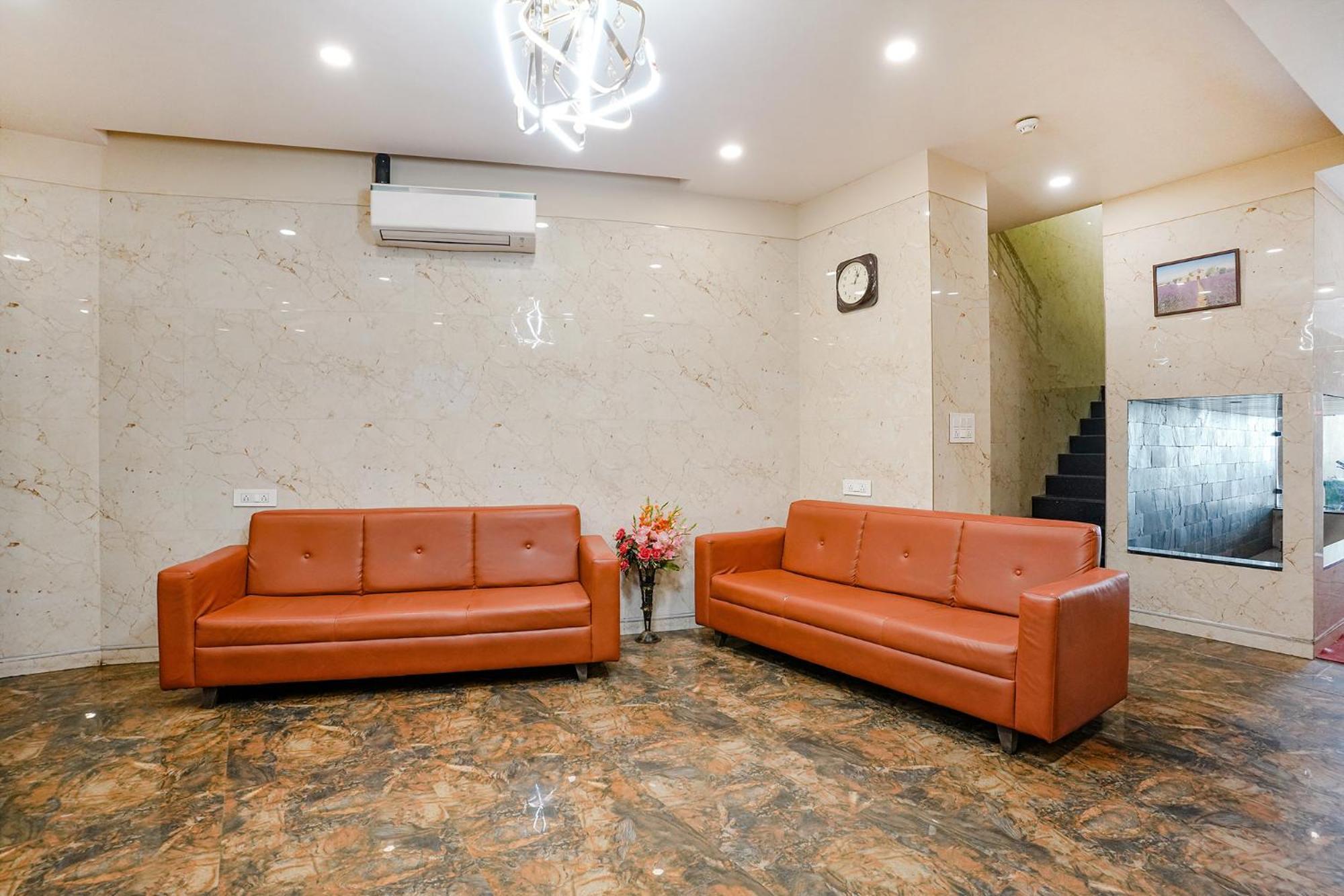 Fabhotel Vertigo - Nr Bkc Hotel