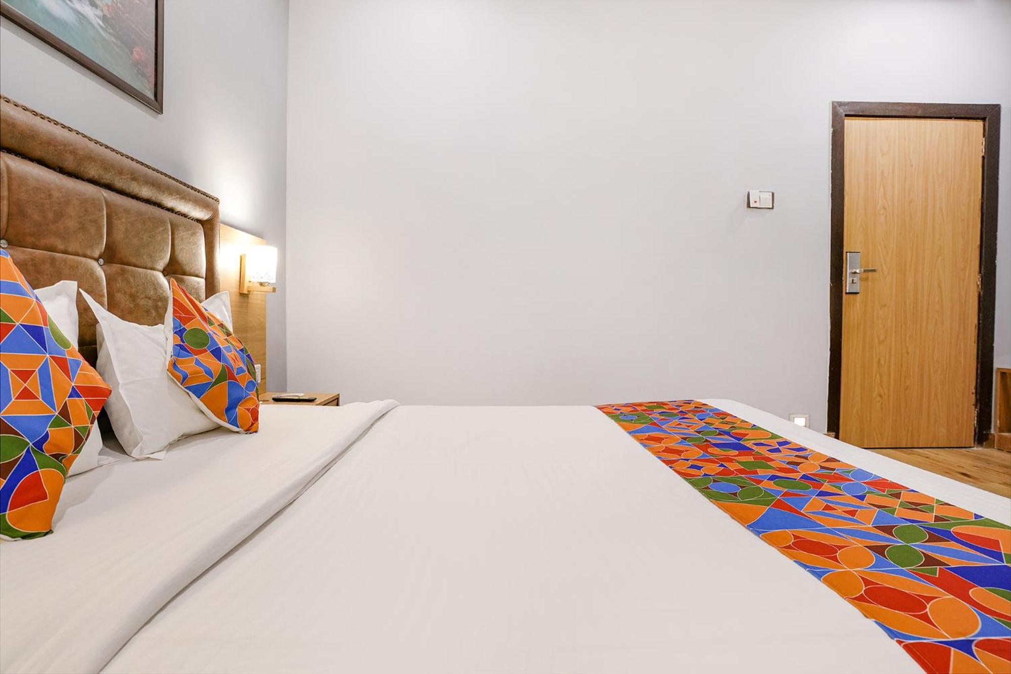 Hotel Fabhotel Zara Grand 3*