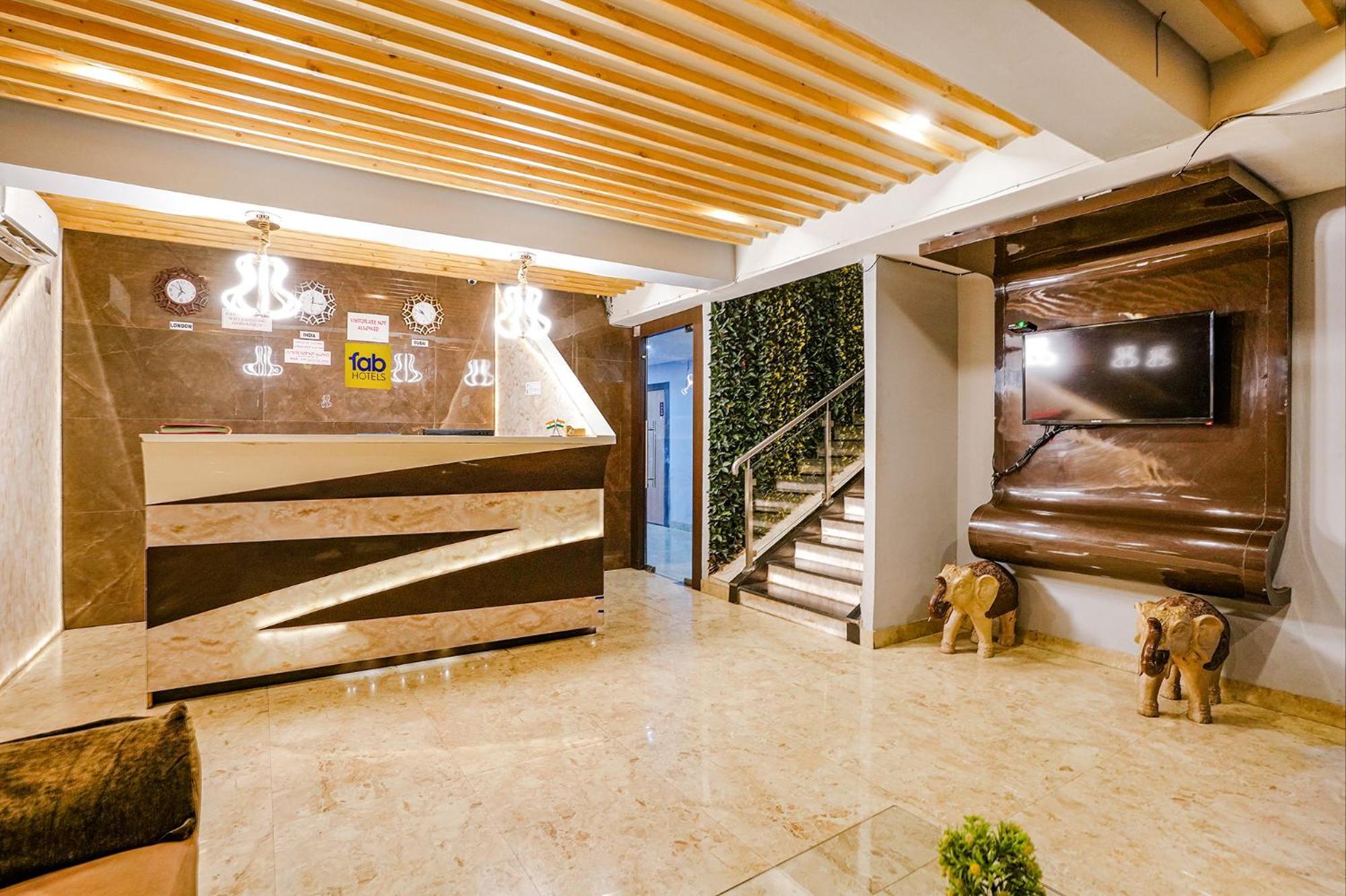 Hotel Fabhotel Zara Grand 3*
