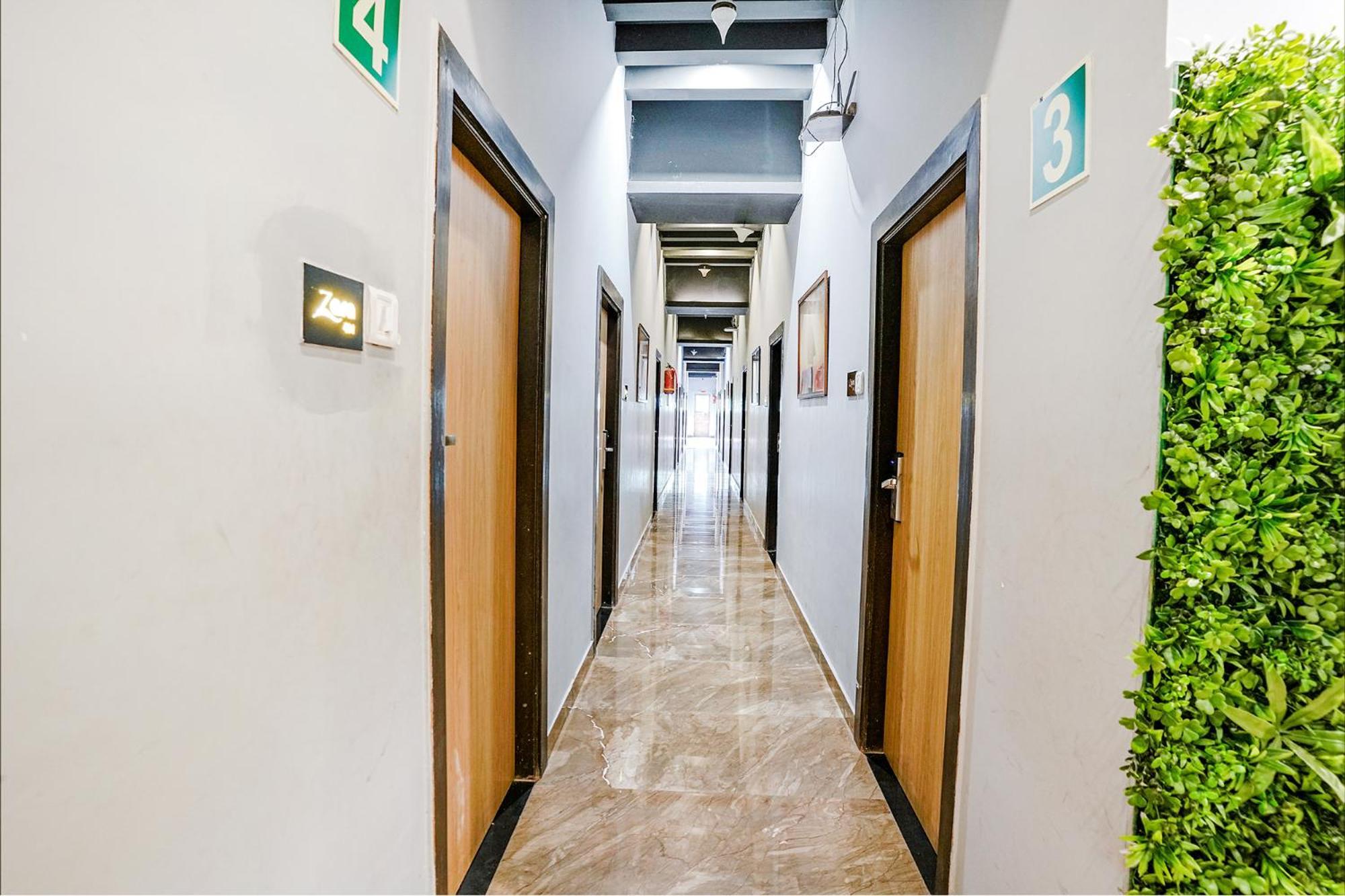 Fabhotel Zara Grand