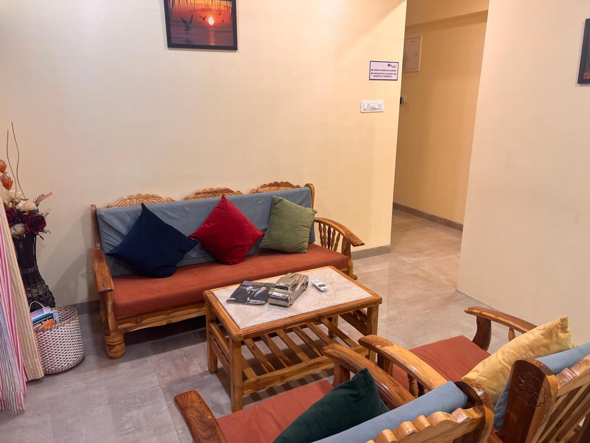 Pinaki Comfort Stay, Parle *