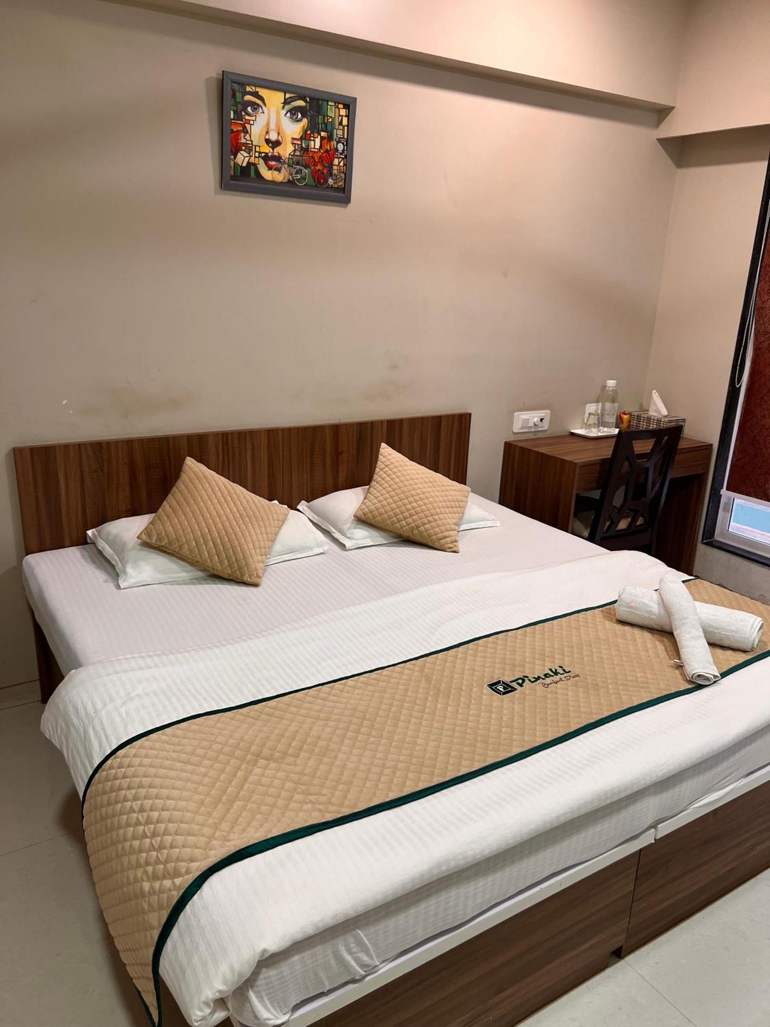 Apartment Pinaki Comfort Stay, Parle *
