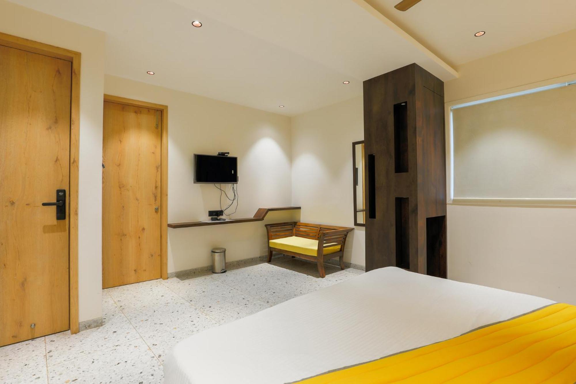 The Cattleya Hotel 3*