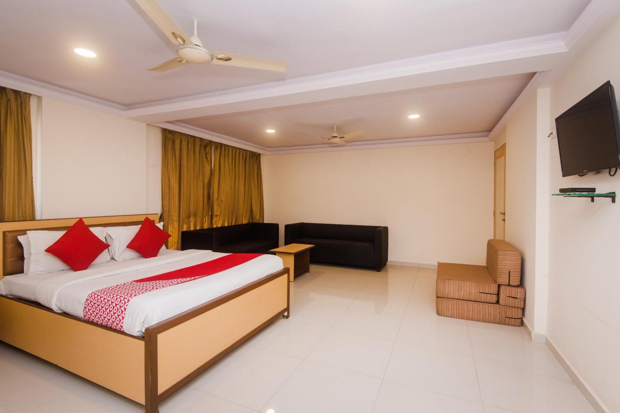 Hotel Capital O Orbit Near Infiniti Mall