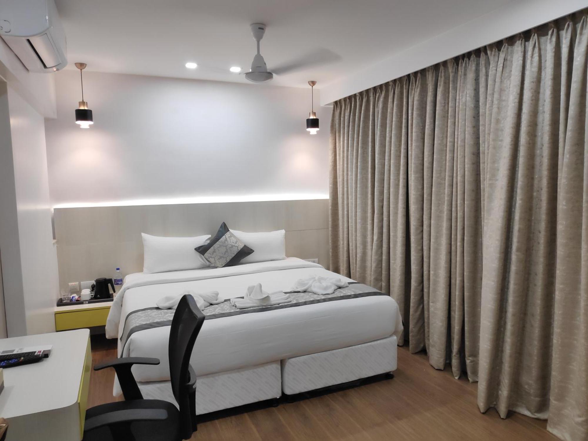 White House By Maxxvalue Service Bandra *