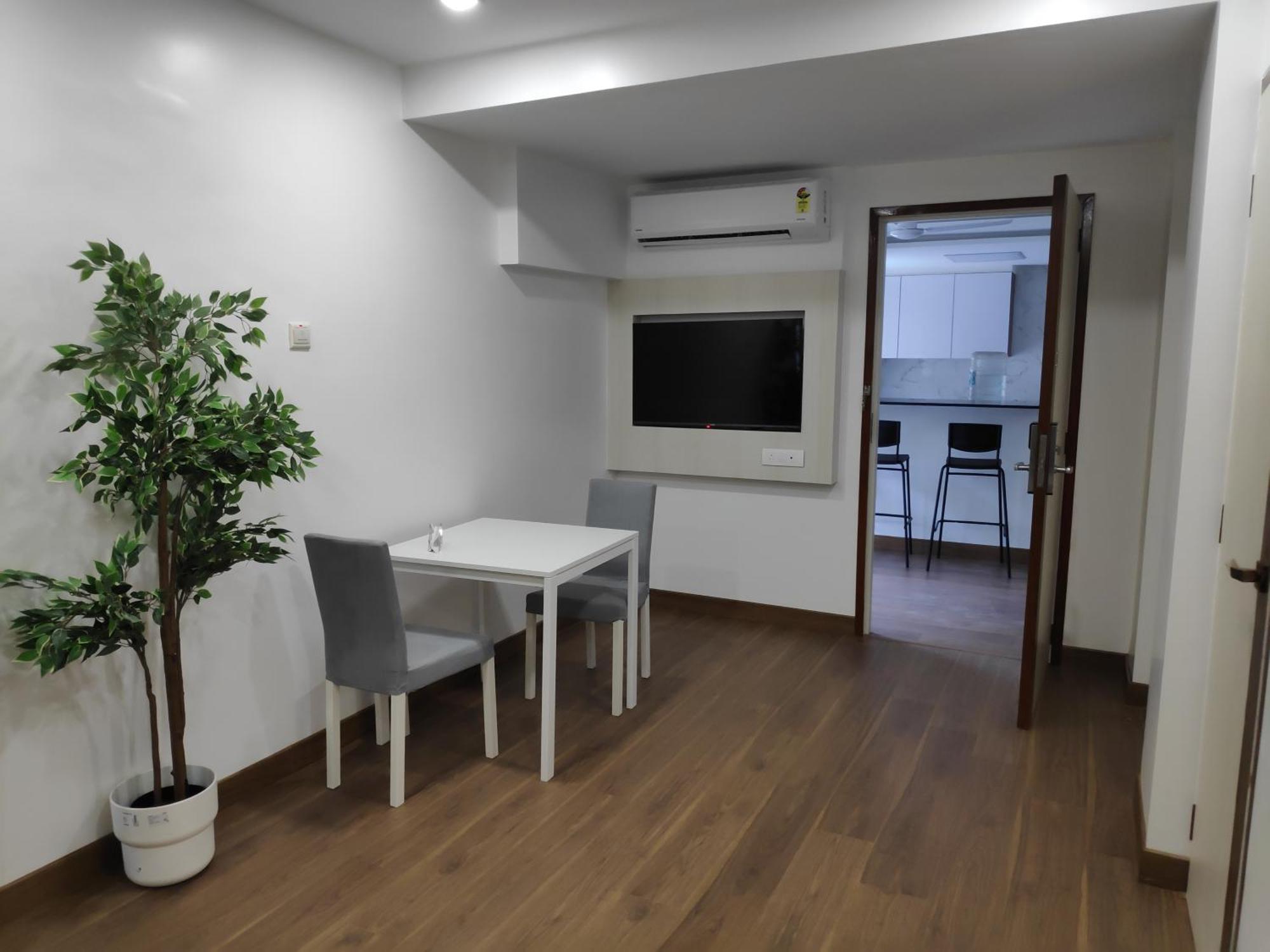 White House By Maxxvalue Service Bandra * Mumbai