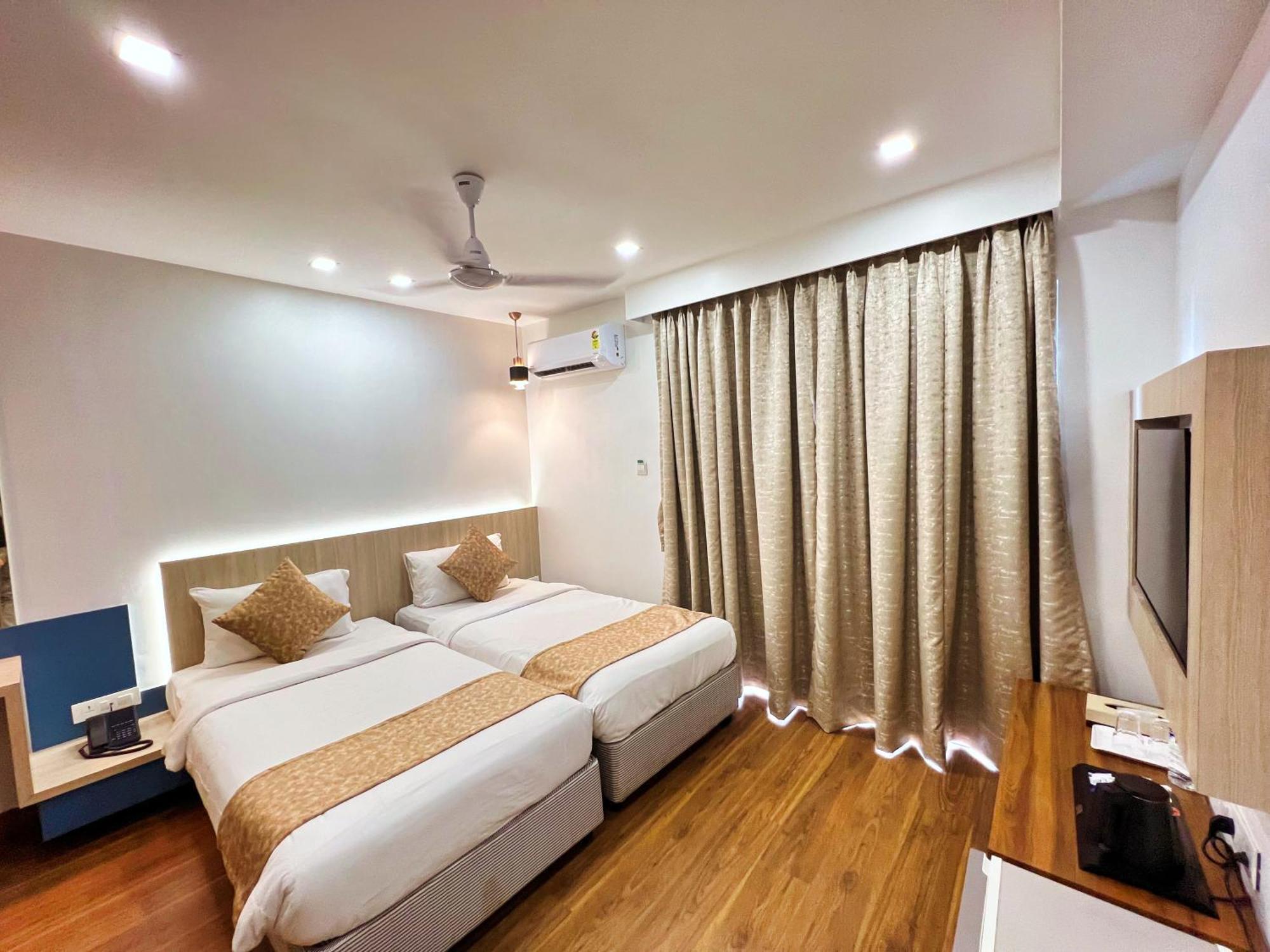 White House By Maxxvalue Service Bandra Mumbai