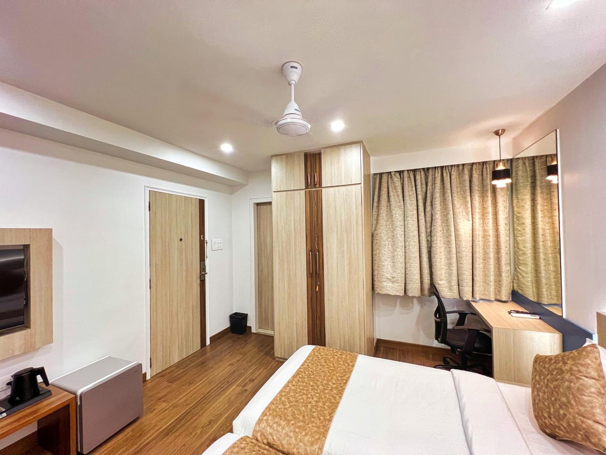 White House By Maxxvalue Service Bandra Mumbai