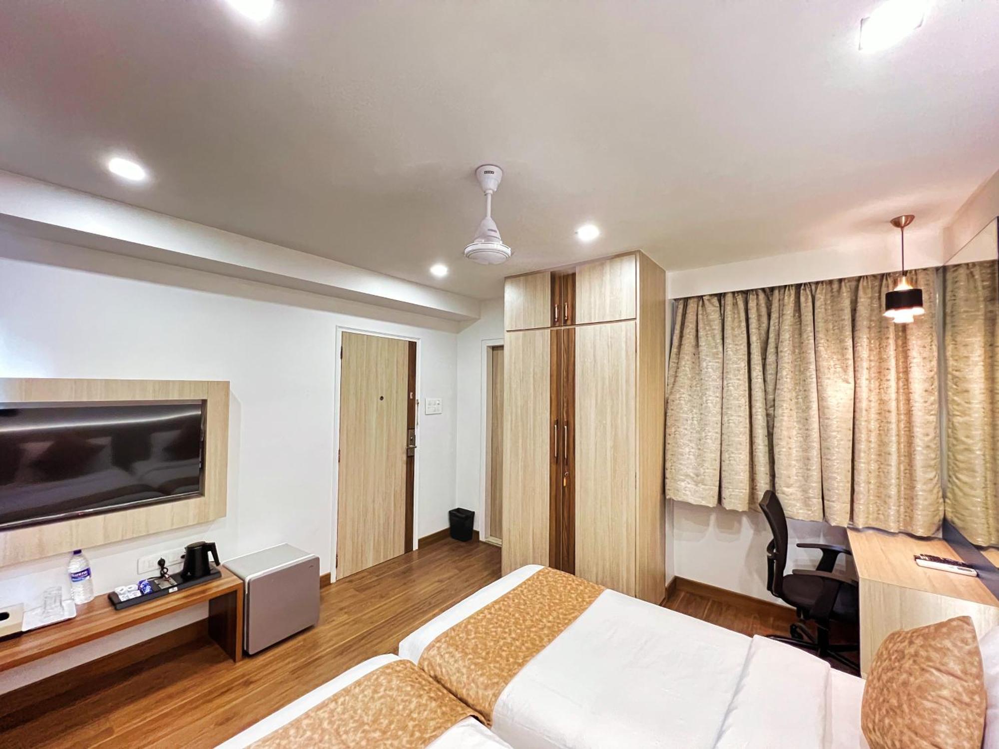 White House By Maxxvalue Service Bandra * Mumbai