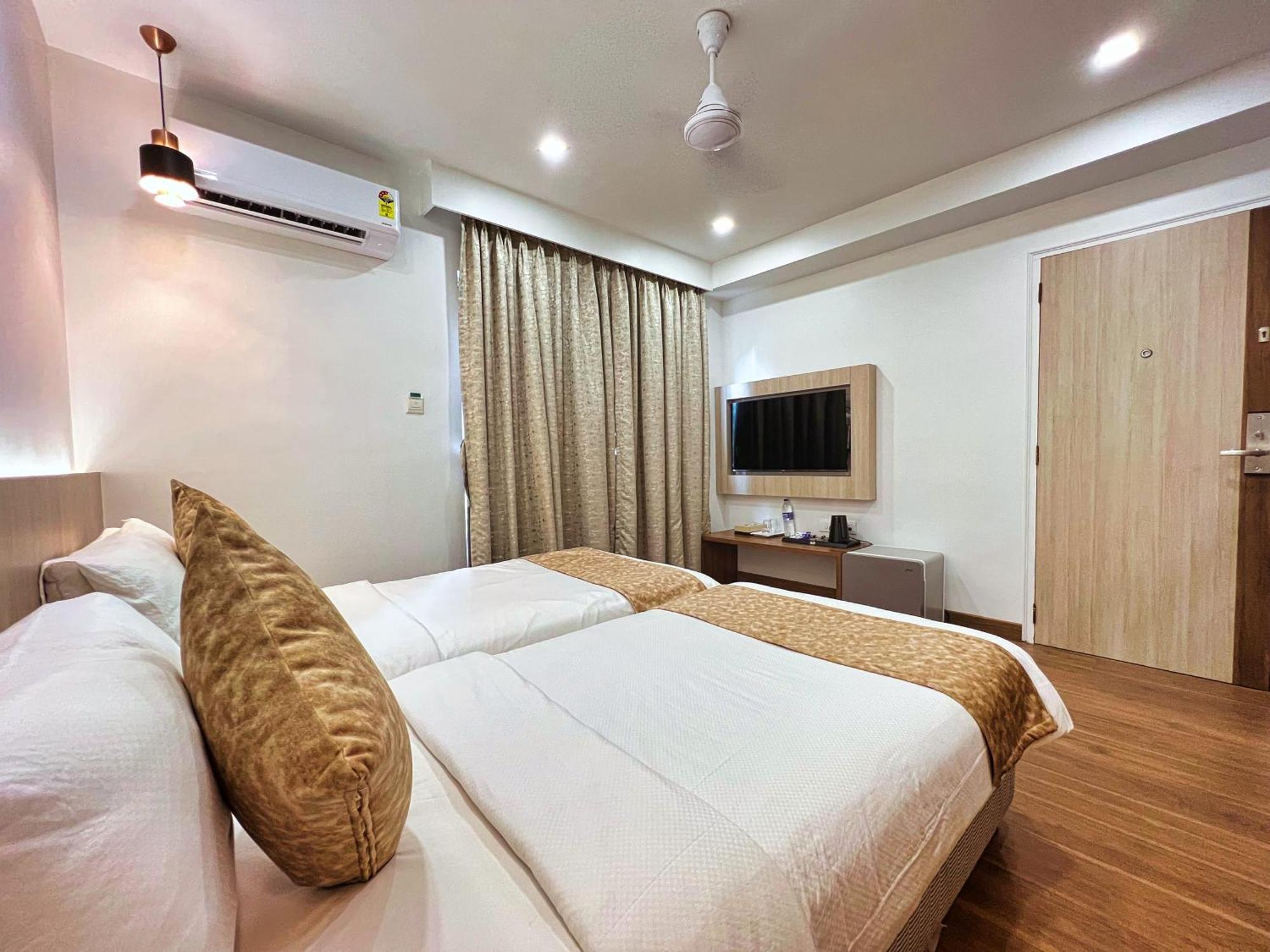 White House By Maxxvalue Service Bandra * Mumbai