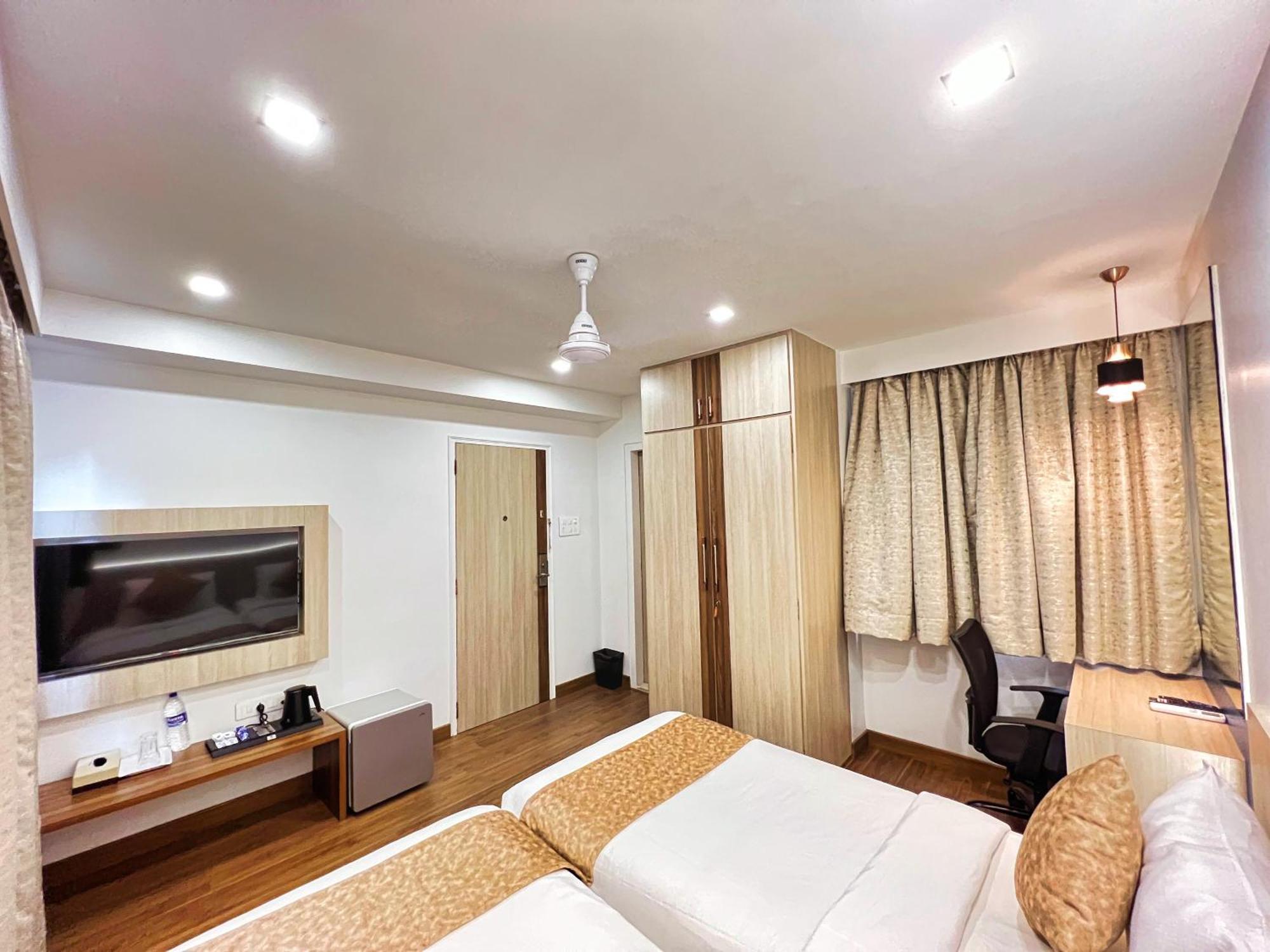 White House By Maxxvalue Service Bandra * Mumbai