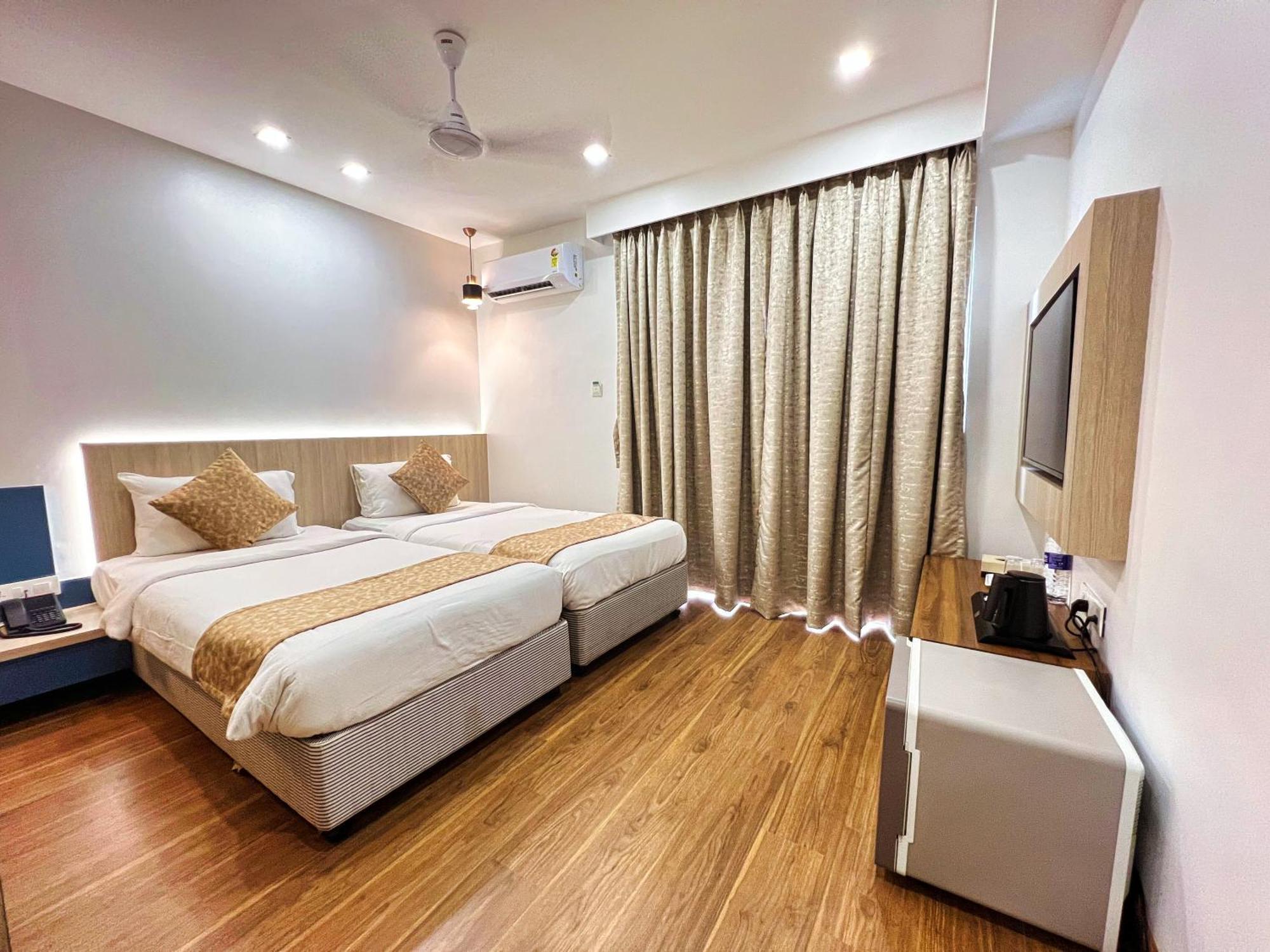 White House By Maxxvalue Service Bandra * Mumbai