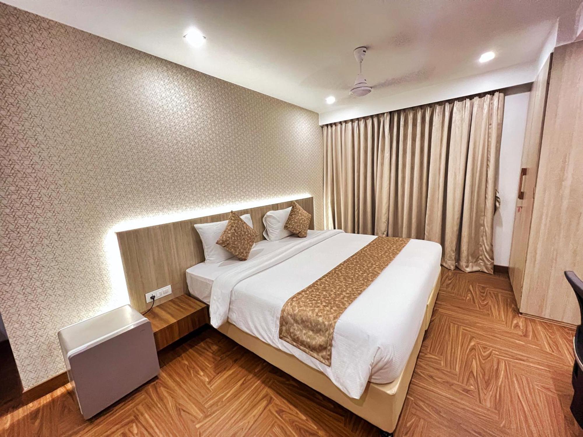 White House By Maxxvalue Service Bandra Mumbai