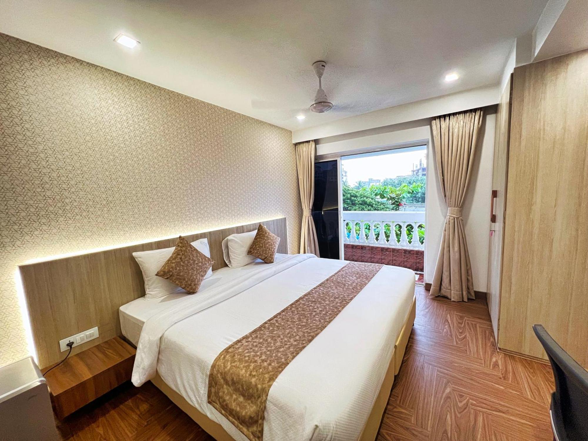 Apartment White House By Maxxvalue Service Bandra Mumbai