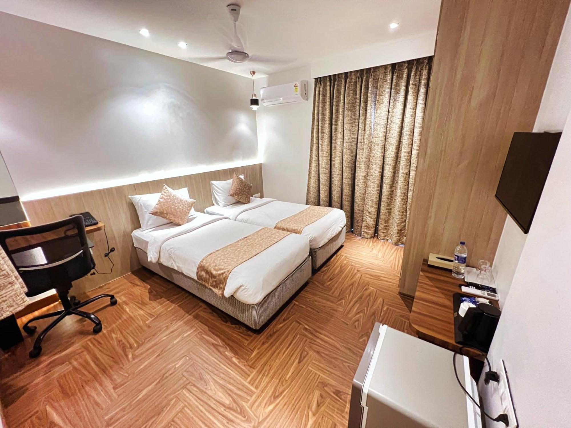 White House By Maxxvalue Service Bandra *