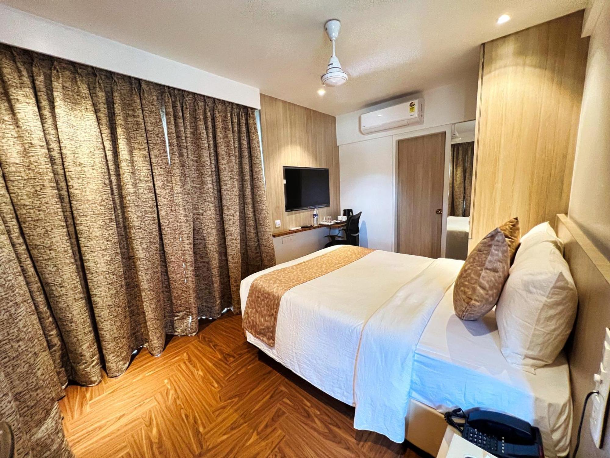 White House By Maxxvalue Service Bandra Mumbai