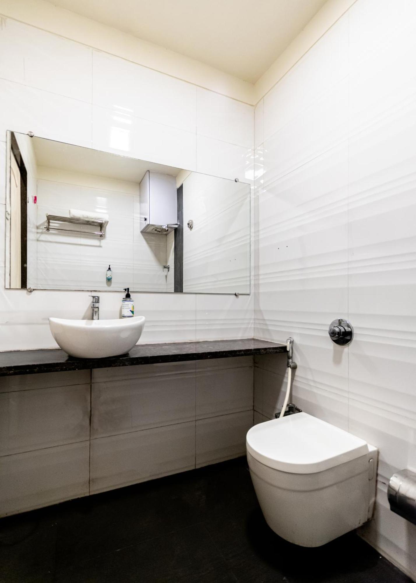 Treebo Laaiba Residency Hotel 3*