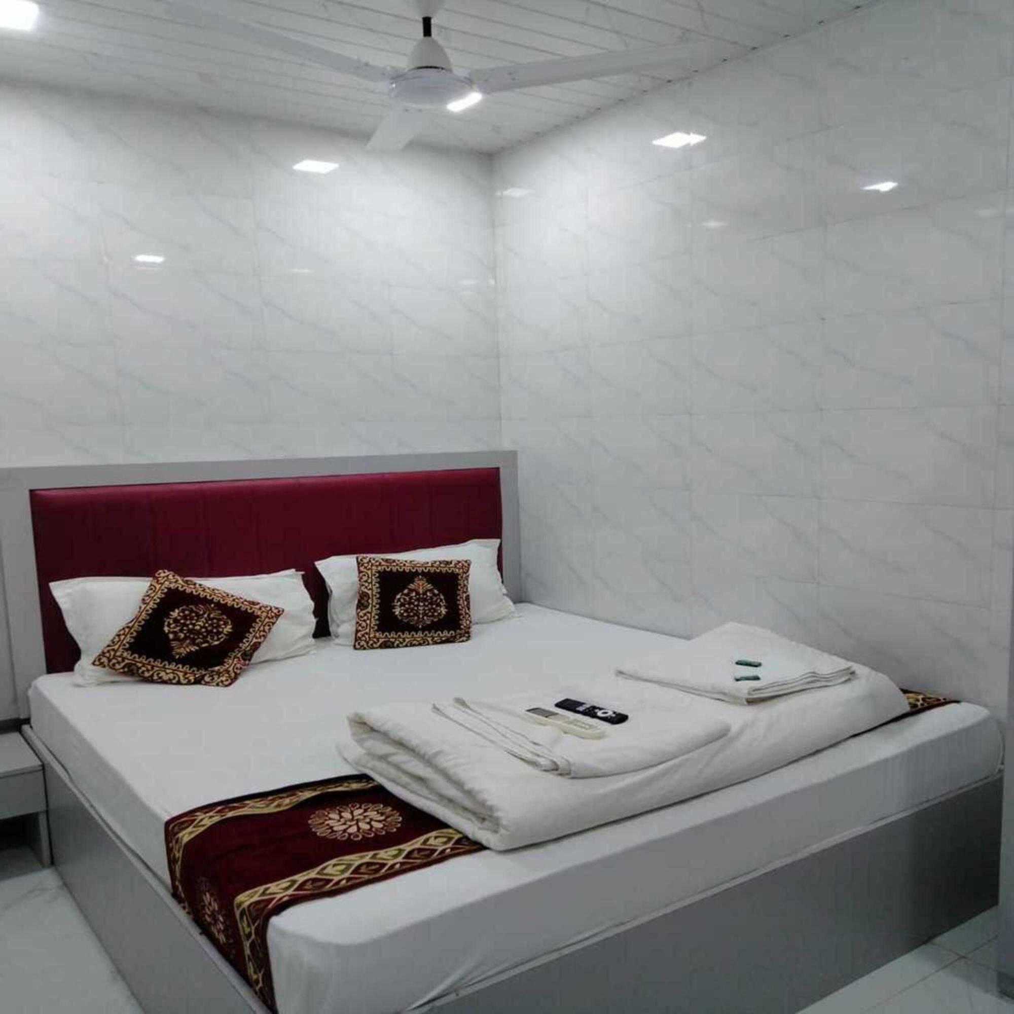 Guest house Sai Plaza, Chembur