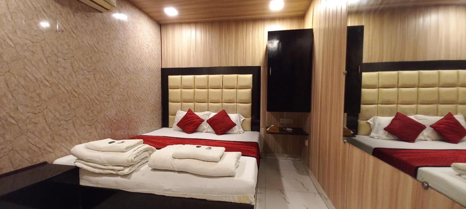 Janata Bed & Breakfast Mumbai