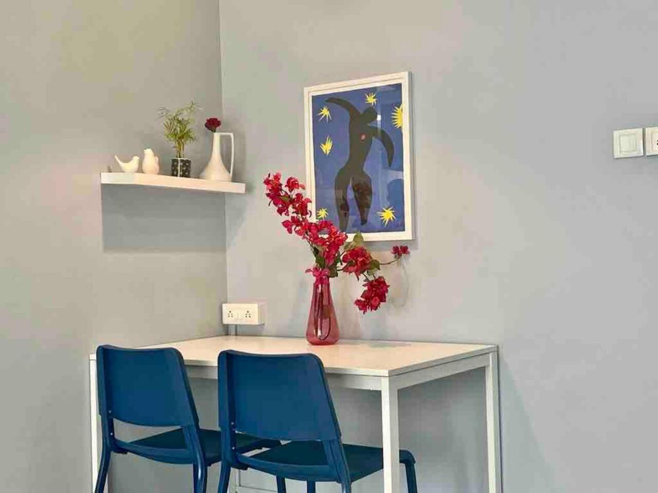 Apartment Pali Carters Building 801, 20th Road, Khar West By Connekt Homes *