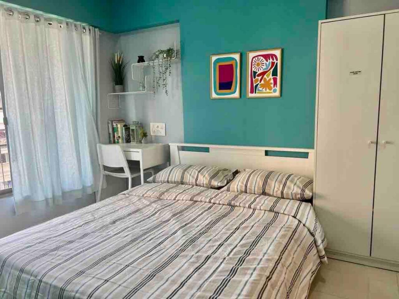 Pali Carters Building 801, 20th Road, Khar West By Connekt Homes Apartment *