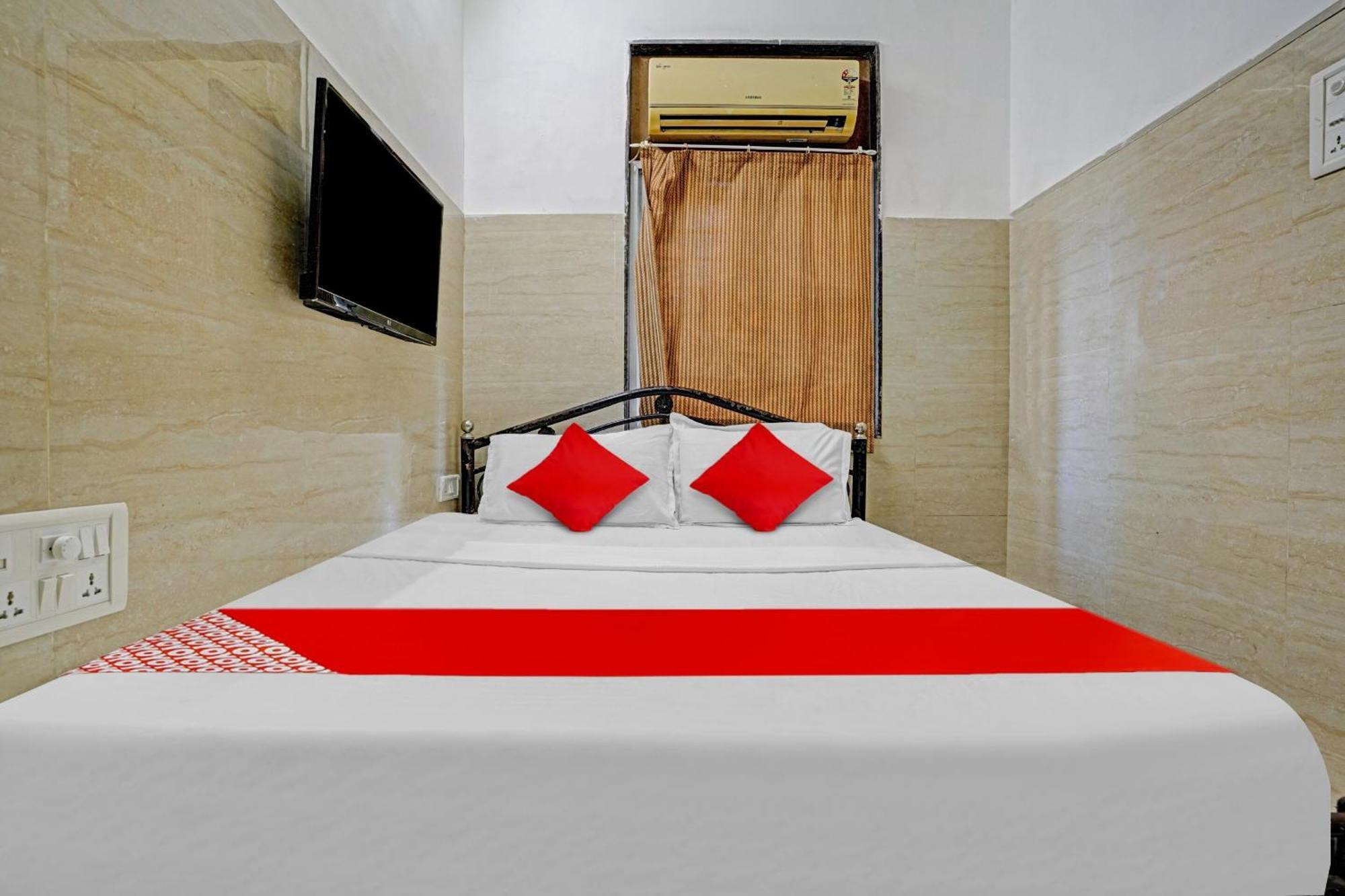 Oyo Flagship Raj Near Juhu Beach 3*