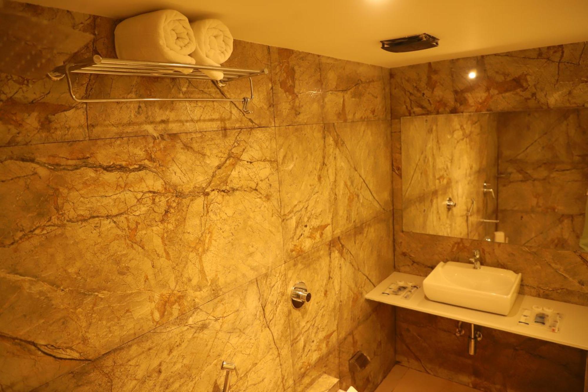 Sai Pritam Hotel 3*