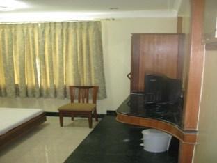 Manas Residency 2*