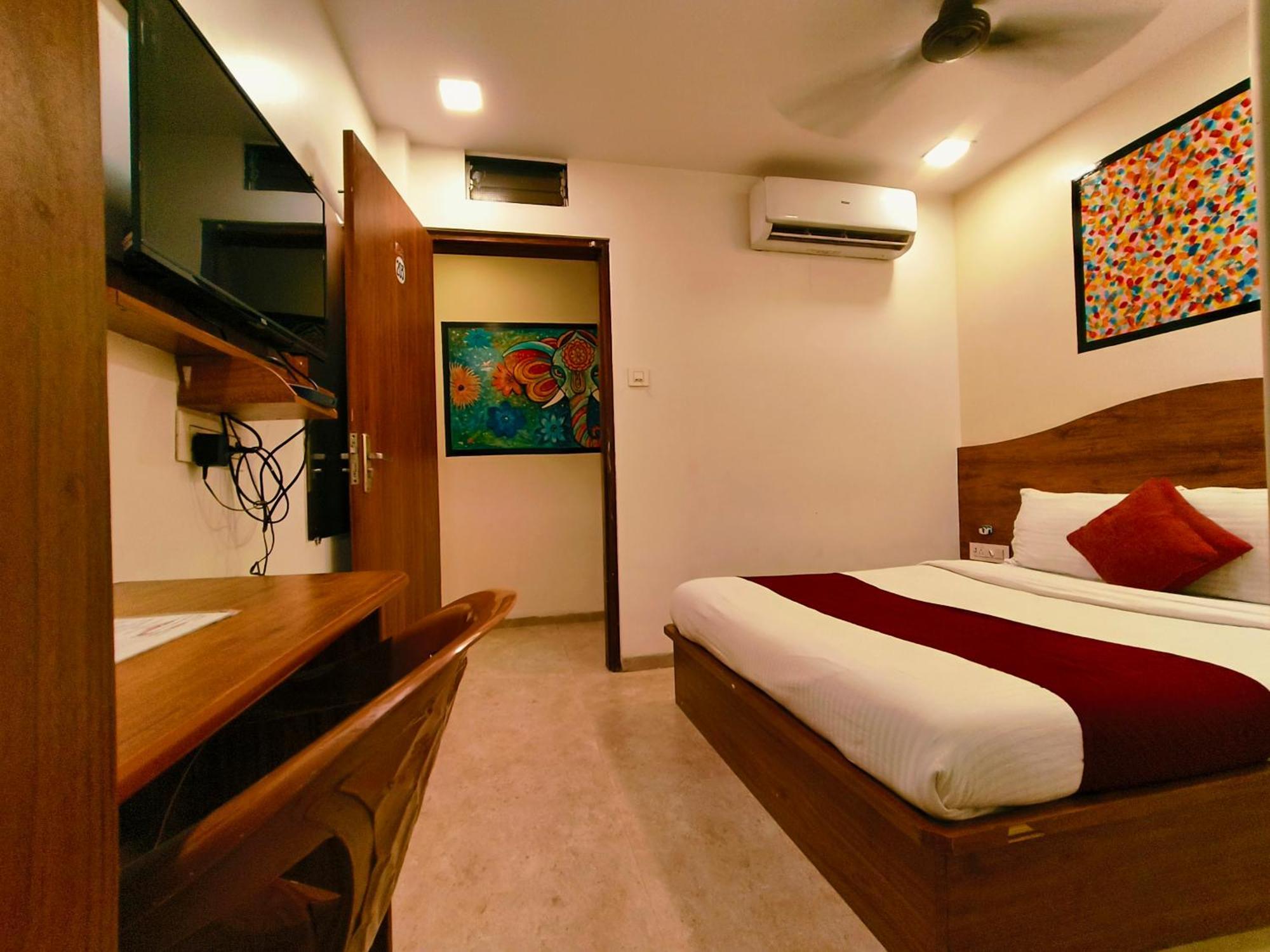 Crown Juhu