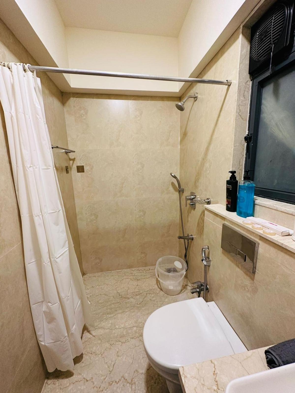 1br Service In Bkc By Florastays Apartment Mumbai