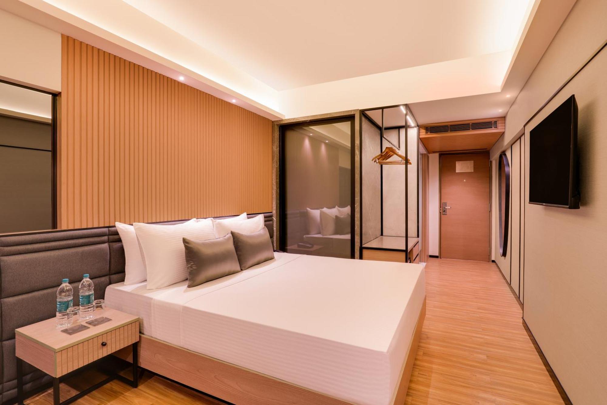 Lemon Tree Premier, Malad, 4*