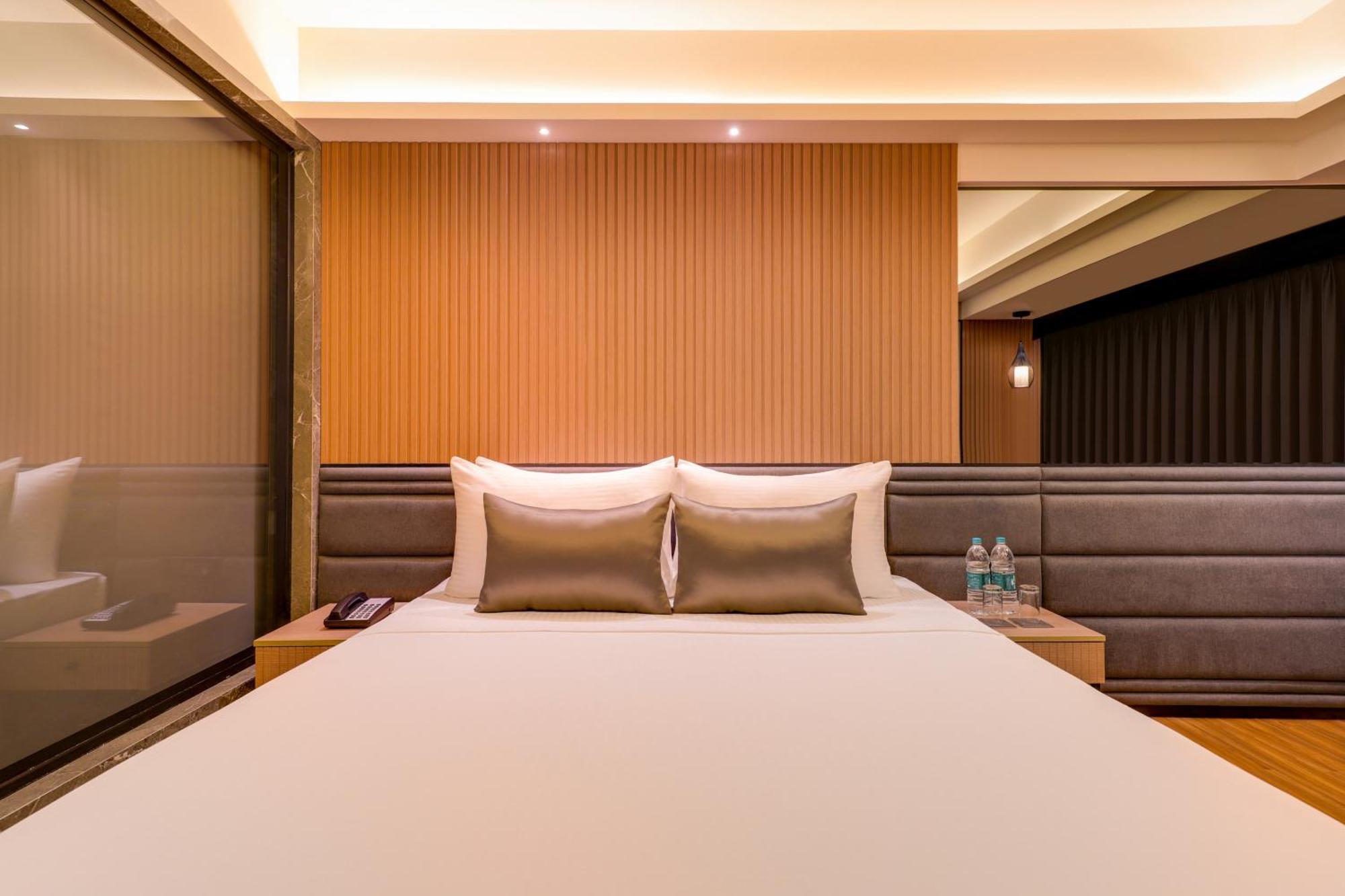 Lemon Tree Premier, Malad,