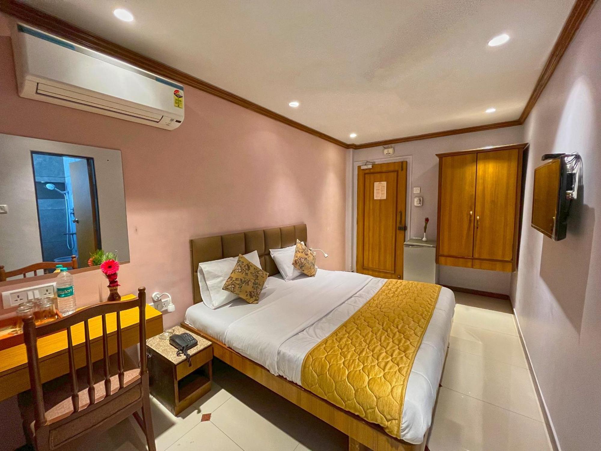 Parklane Hotel