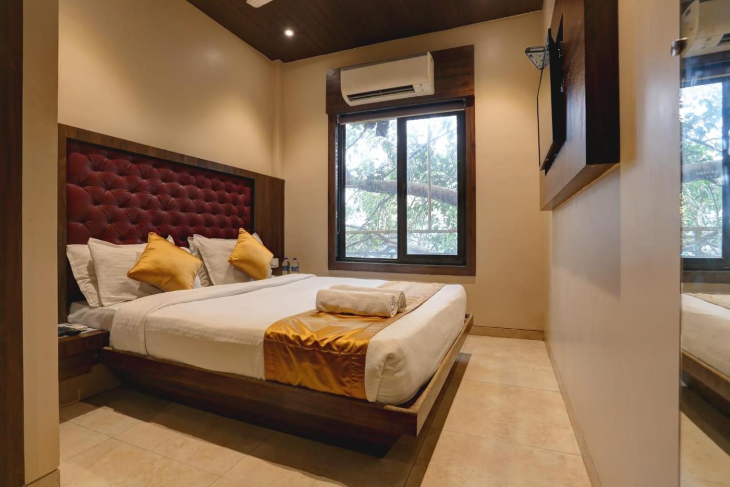 Sea Breeze 3* Mumbai