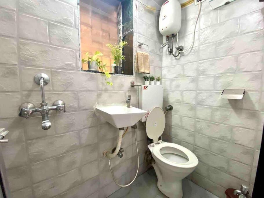 72 Pali Village A Cozy Vintage By Connekt Homes * Mumbai