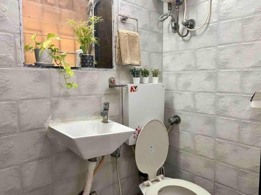 72 Pali Village A Cozy Vintage By Connekt Homes Mumbai
