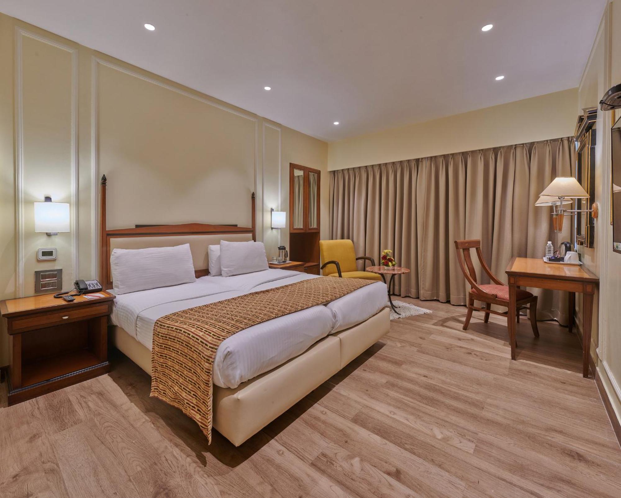 Hotel Residency Andheri 3*