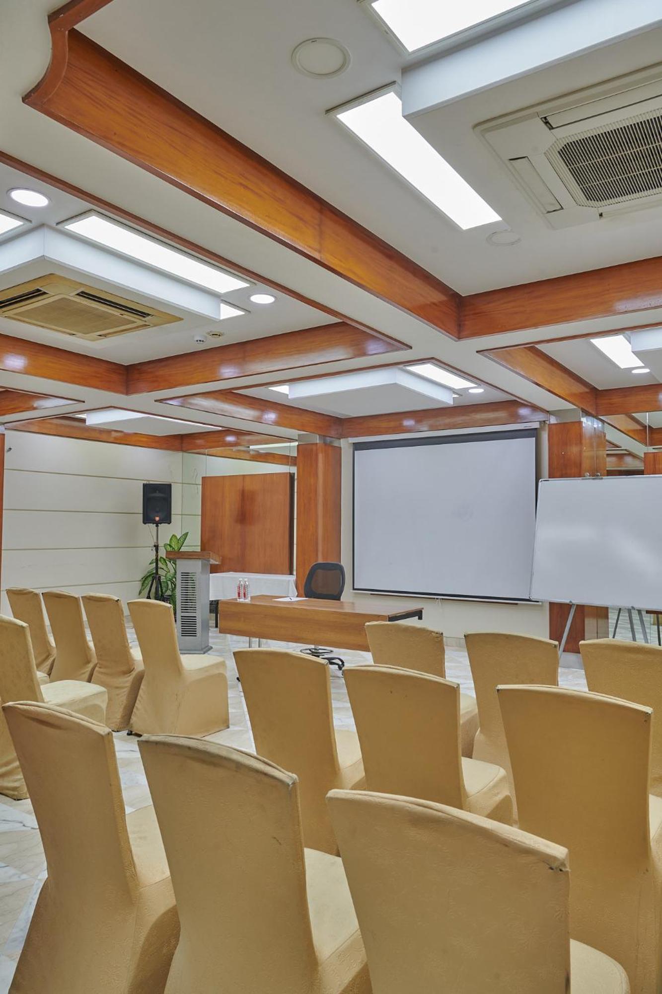Residency Andheri Hotel 3*