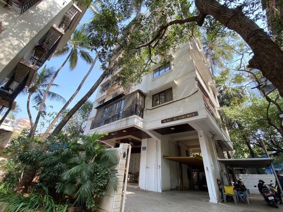 Sterling 401, Off Carter Road, Bandra West By Connekt Homes Apartment *