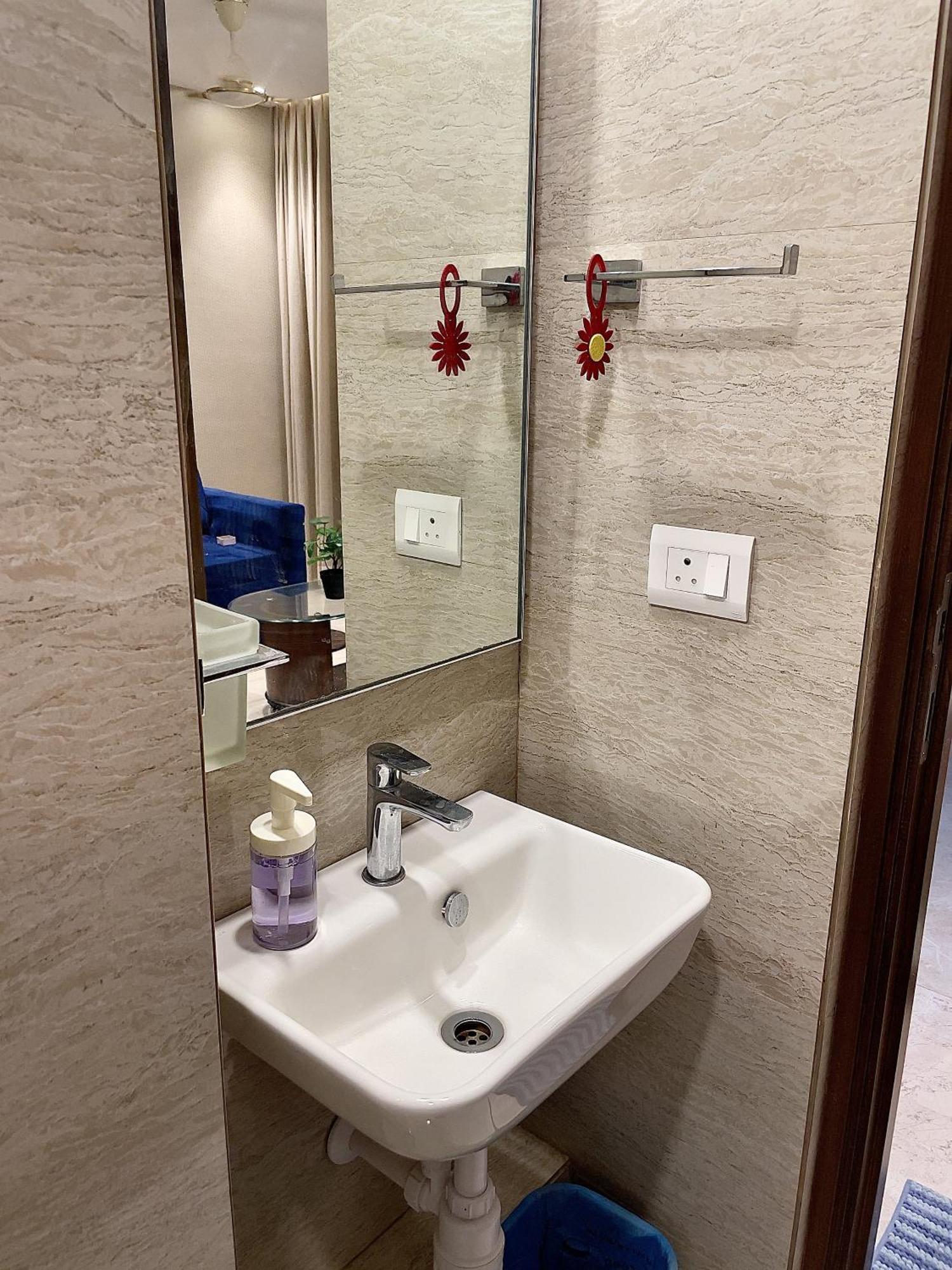 Nest 1 Bhk In Hiranandani Powai Apartment *