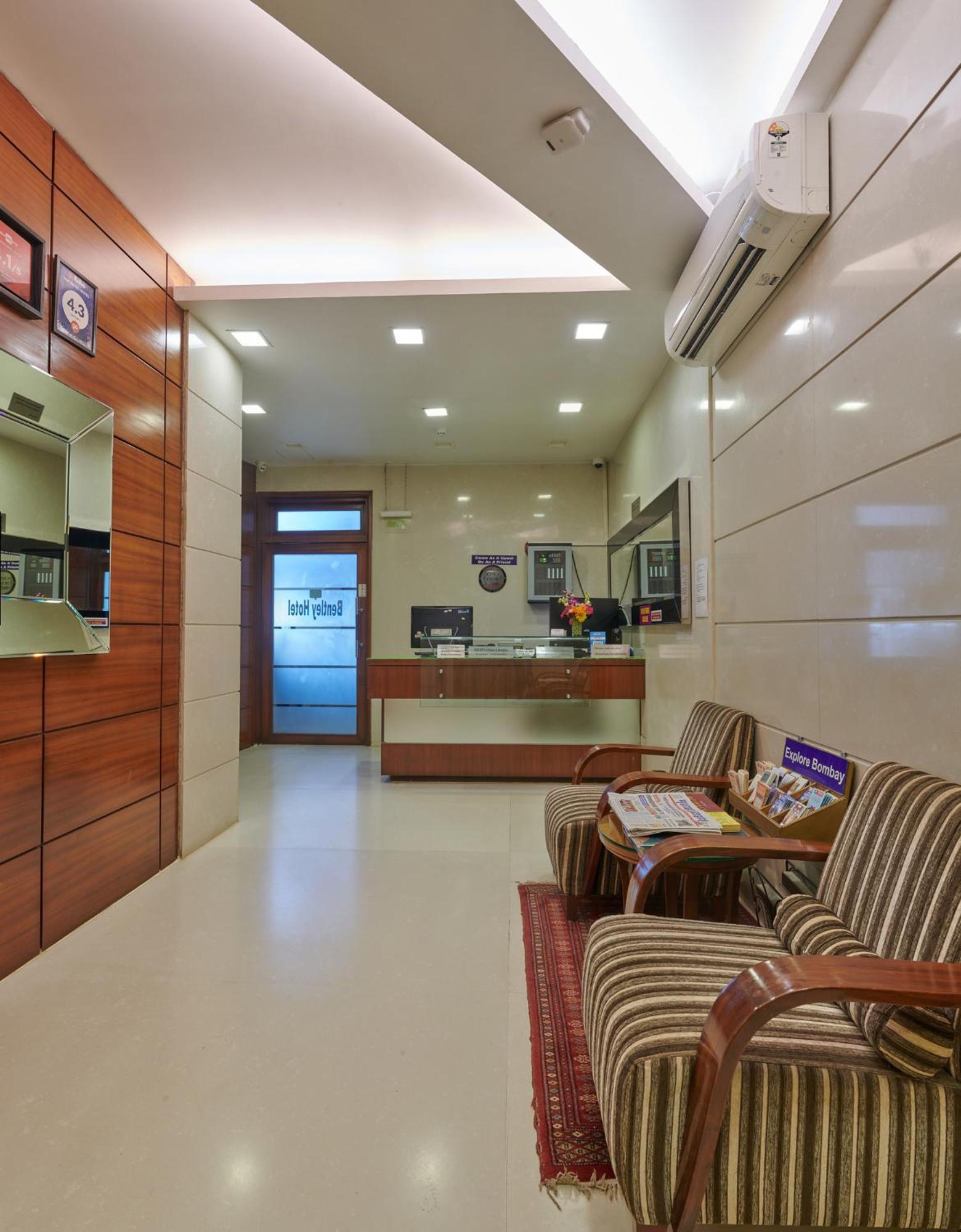 Hotel Bentley Marine Drive