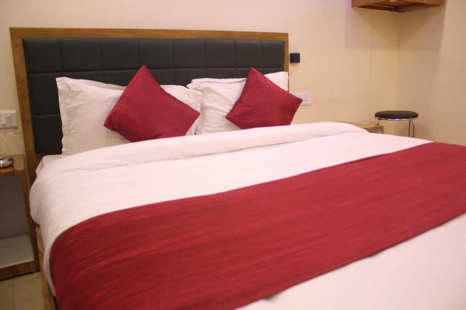 Hotel Siddharth Residency- Siddharth Nagar, Goregaon West 2*