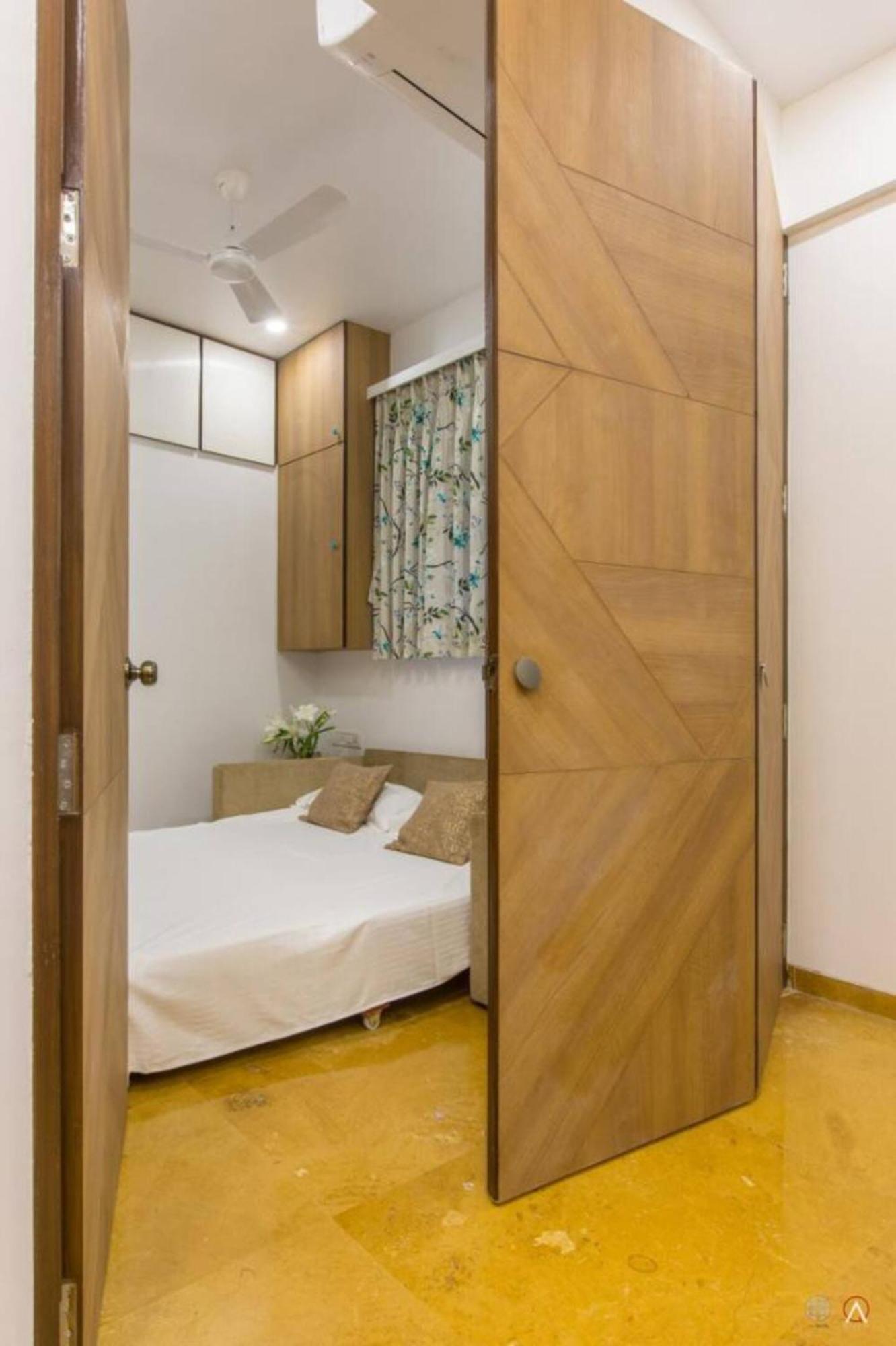 1 In Apartment *