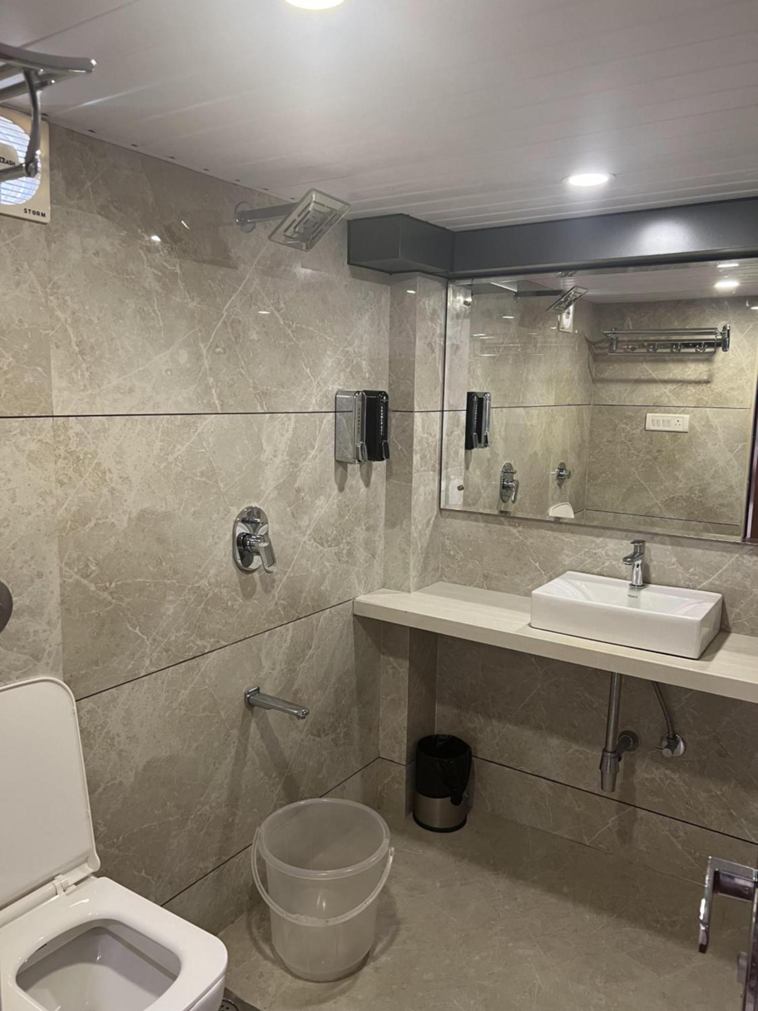 Supreme - Cuffe Parade Hotel