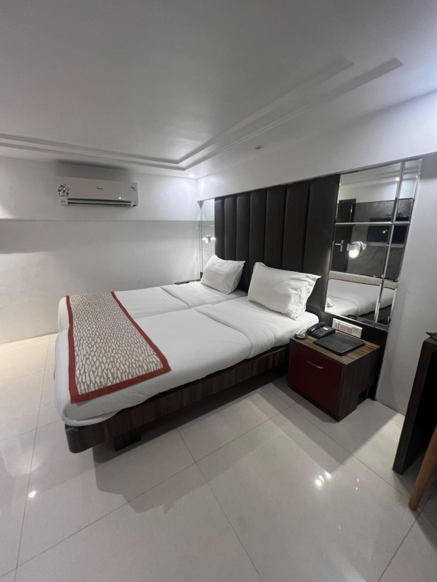 Supreme - Cuffe Parade Hotel Mumbai