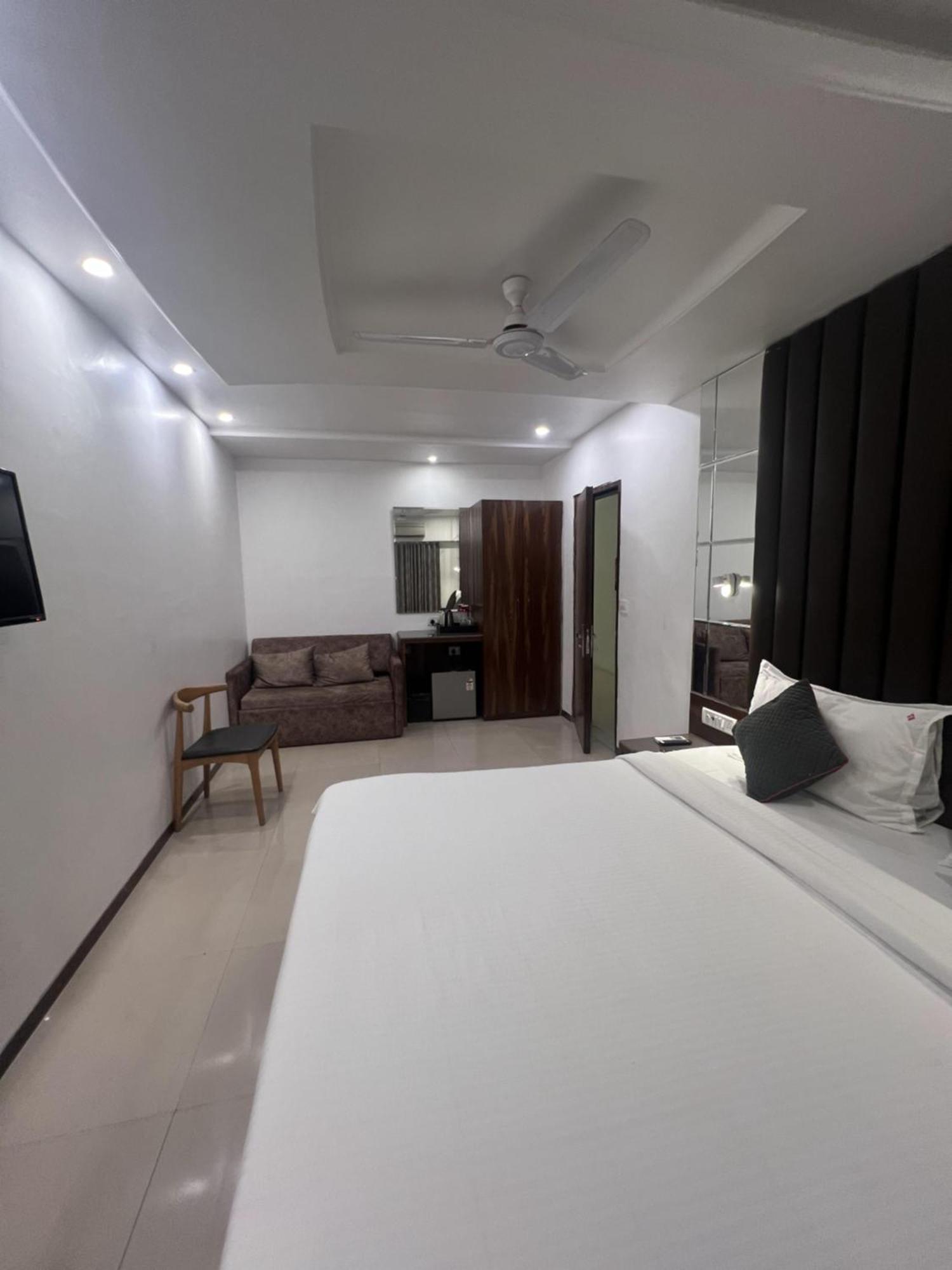 Hotel Supreme - Cuffe Parade Mumbai