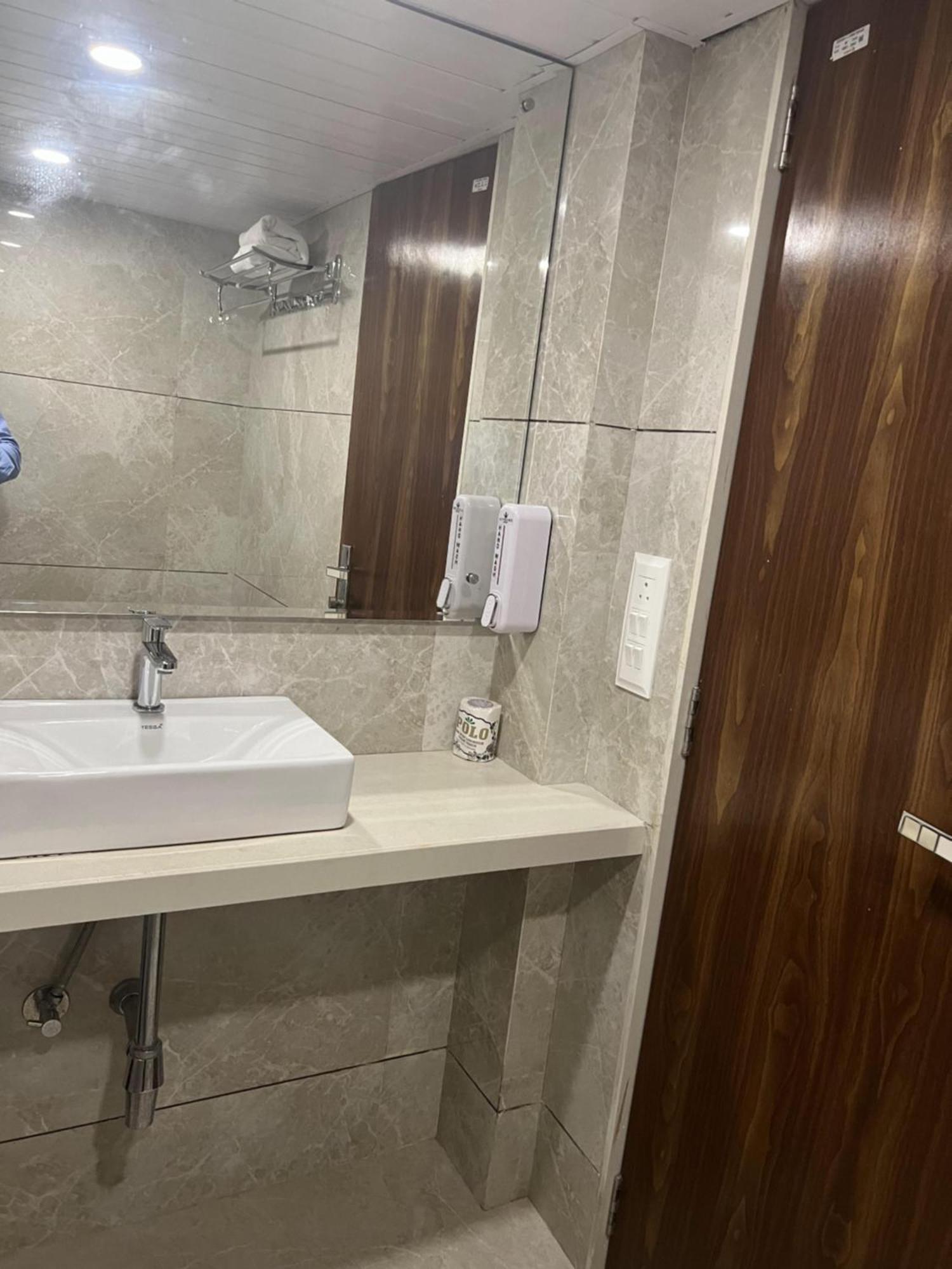 Supreme - Cuffe Parade Hotel