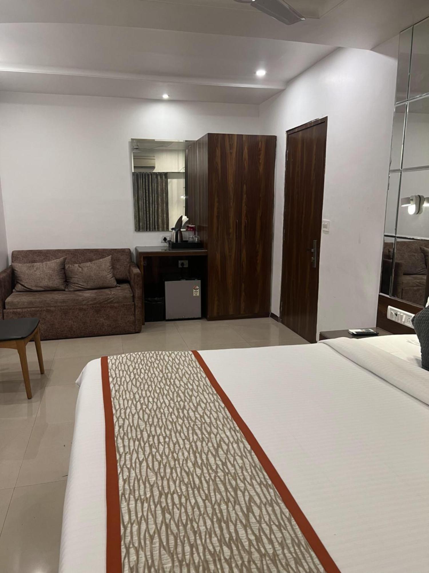 Hotel Supreme - Cuffe Parade Mumbai